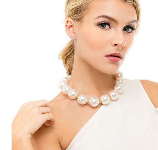 Zenzii Oversized Pearl Necklace